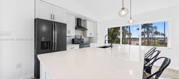 4 dormitorios villa en venta en Miami, Miami-Dade, Florida, USA № 615063 20