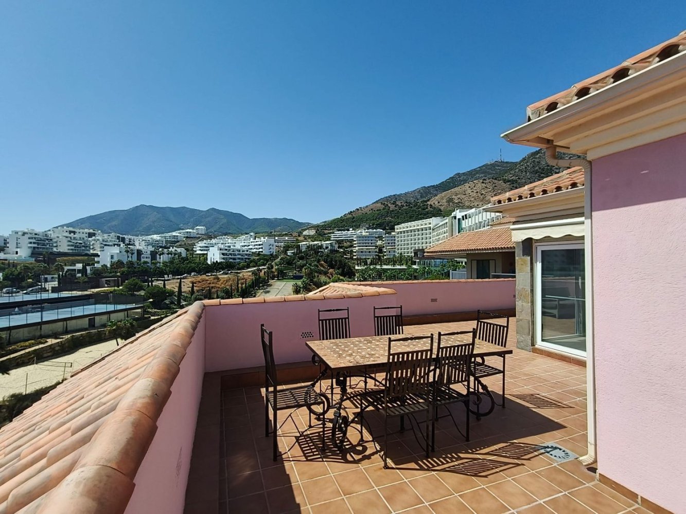 2 bedrooms Penthouse in Fuengirola, Spain No. 184206