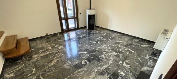 3 rooms Apartment in Pianiga, Italy No. 376916 2