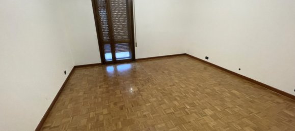 3 rooms Apartment in Pianiga, Italy No. 376916 9