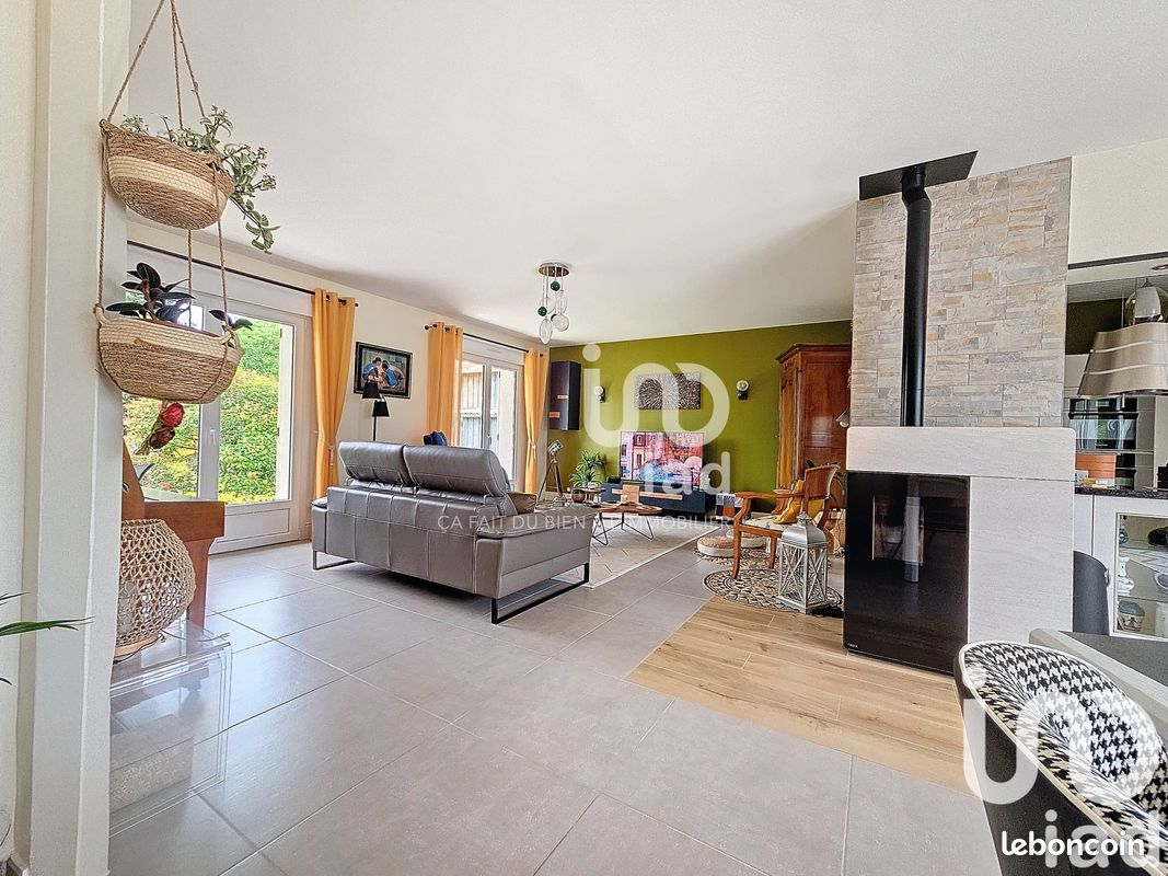 5 bedrooms House in Mehun-sur-Yevre, France No. 260078