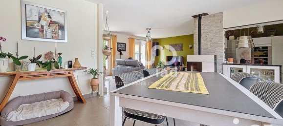 5 bedrooms House in Mehun-sur-Yevre, France No. 260078 6