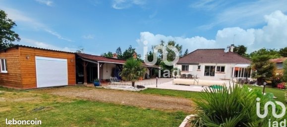5 bedrooms House in Mehun-sur-Yevre, France No. 260078 16