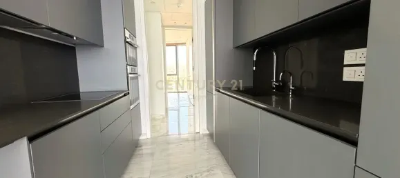 3 bedrooms Apartment in Limassol, Cyprus No. 5830 9