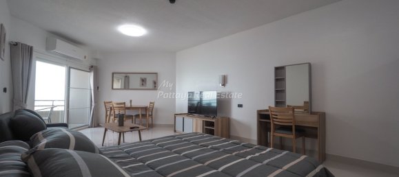 Studio in the Condo in Pattaya, Thailand No. 19319 3