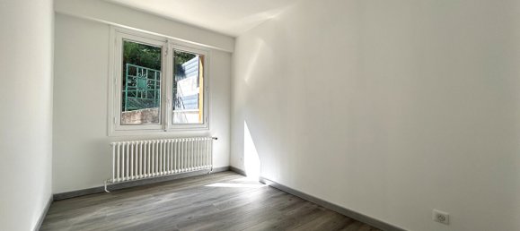 Casa de 3 dormitorios en Saint-Etienne, France No. 197627 10