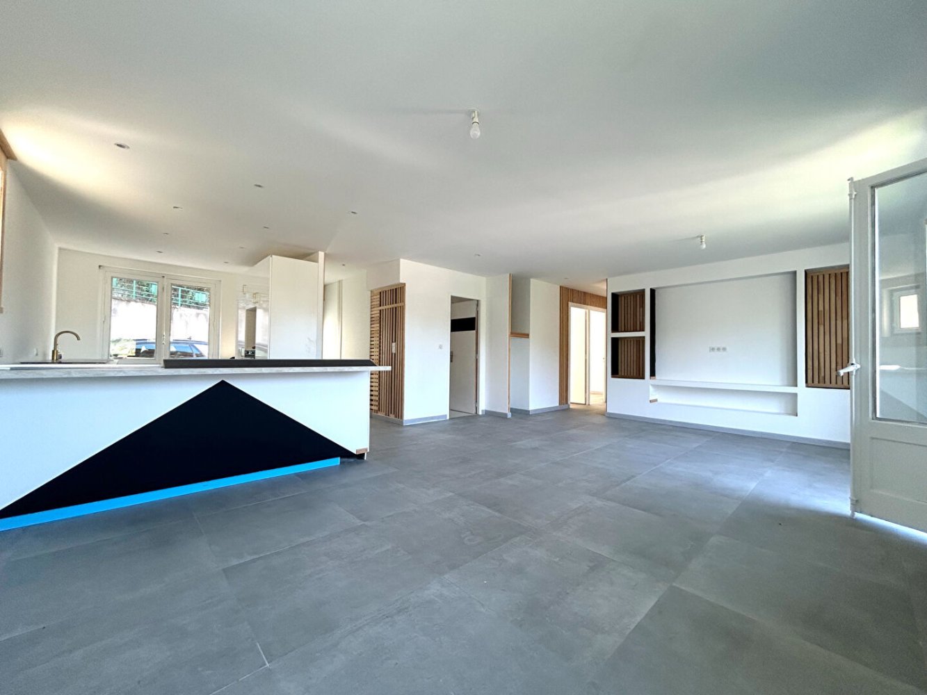 Casa de 3 dormitorios en Saint-Etienne, France No. 197627