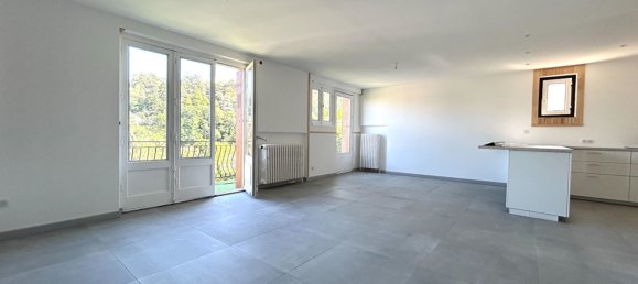 Casa de 3 dormitorios en Saint-Etienne, France No. 197627 2