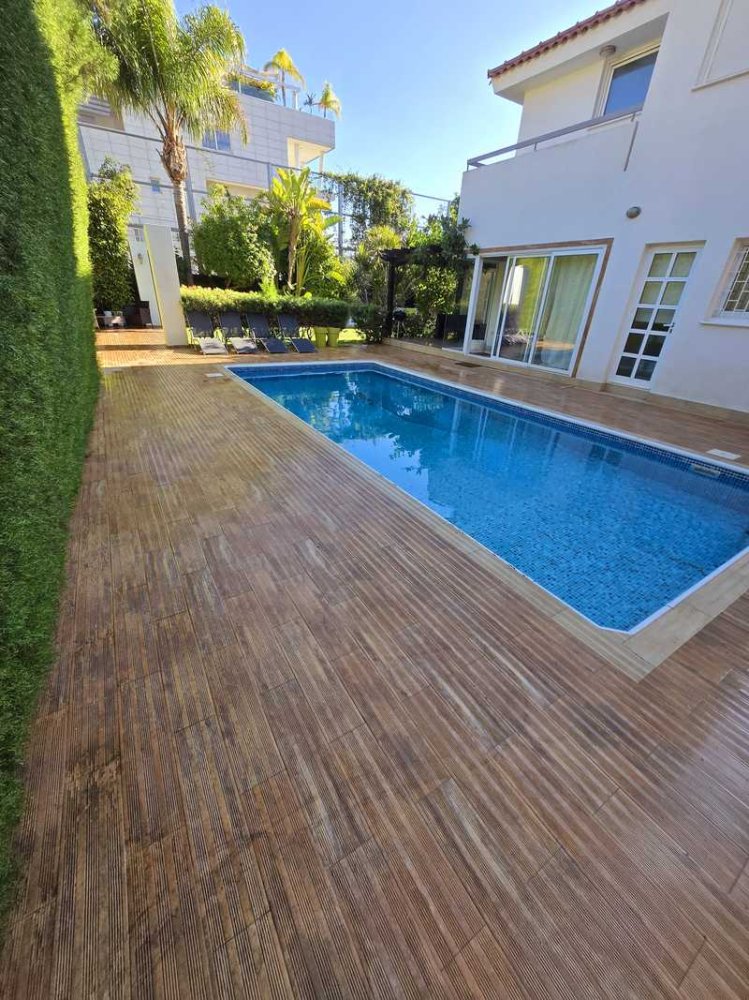 4 bedrooms Villa in Germasogeia, Cyprus No. 6847