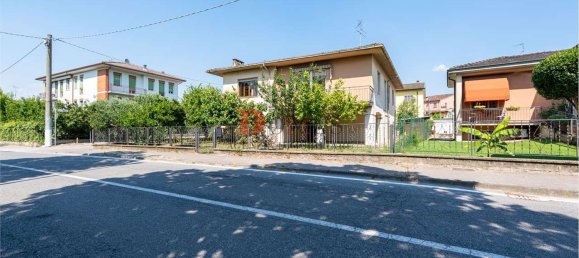 5 rooms Villa in Marmirolo, Italy No. 338430 2