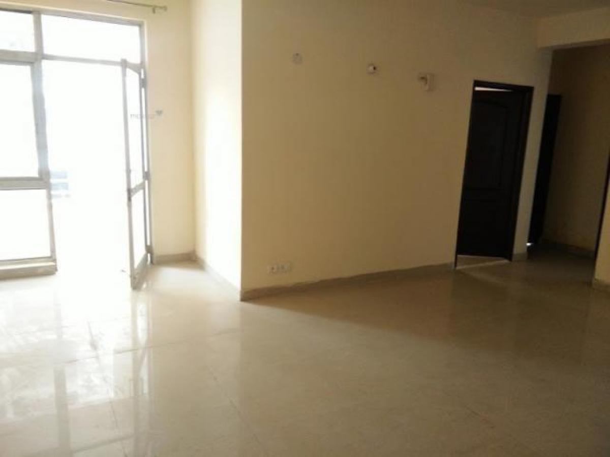 2 bedrooms House in Faridabad, India No. 20543
