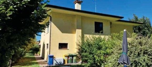 9 rooms Villa in Salgareda, Italy No. 206418 4