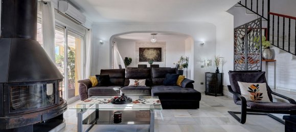 3 bedrooms Townhouse in La Duquesa, Spain No. 54015 4