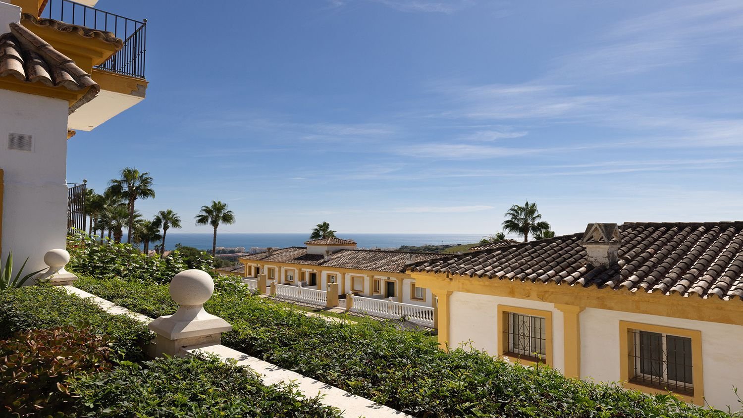 3 bedrooms Townhouse in La Duquesa, Spain No. 54015