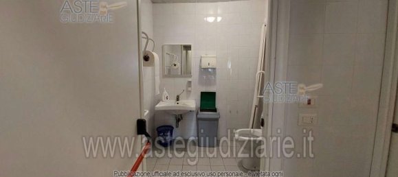 76m² Commercial property in Pozzuoli, Italy No. 260930 3