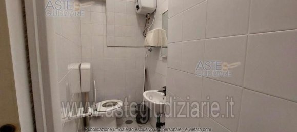 76m² Commercial property in Pozzuoli, Italy No. 260930 4