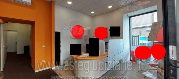 76m² Commercial property in Pozzuoli, Italy No. 260930 2
