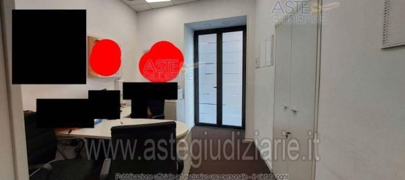 76m² Commercial property in Pozzuoli, Italy No. 260930 6