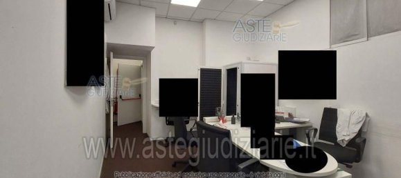 76m² Commercial property in Pozzuoli, Italy No. 260930 7