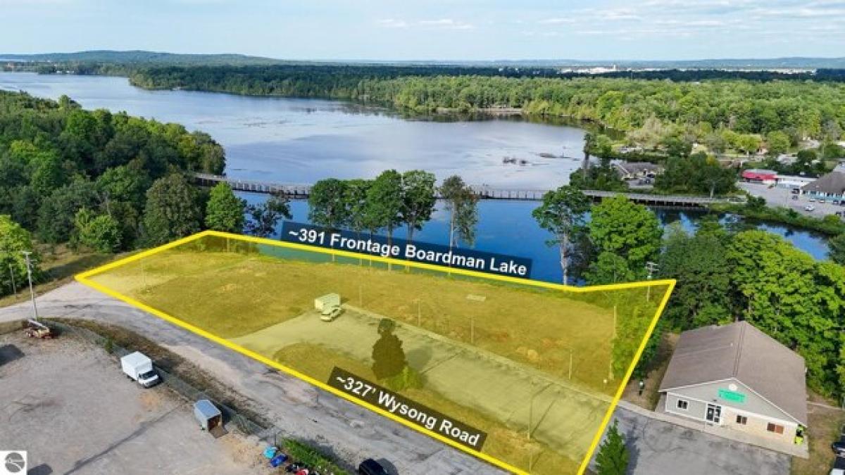  Land in Traverse City, USA No. 478855