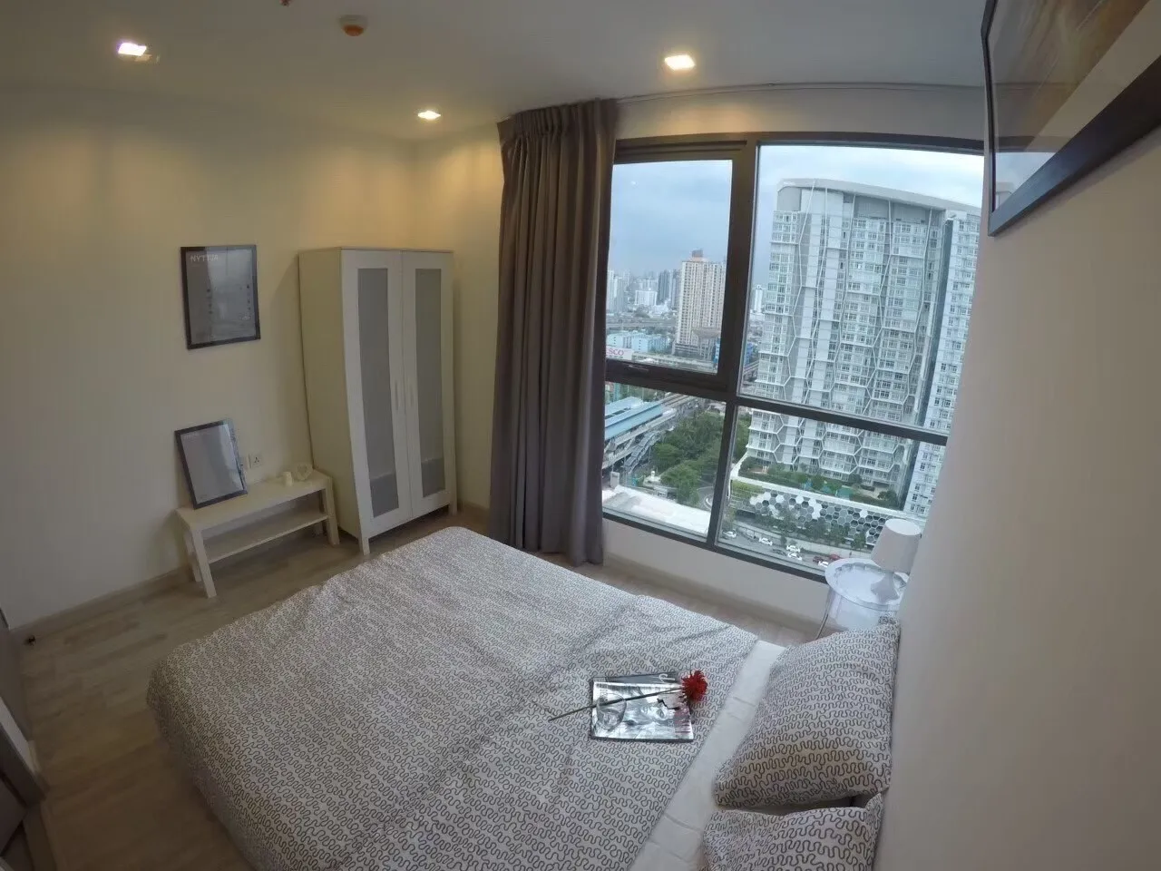 Apartamento com 2 quartos em condomínio em Phra Khanong, Thailand N.º 71377