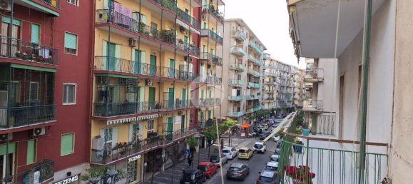 4-salle Appartement à Portici, Italy No. 8779 8