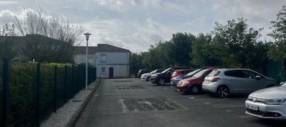 Estacionamiento en Carbon-Blanc, France No. 336805 3