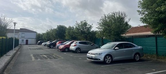 Estacionamiento en Carbon-Blanc, France No. 336805 2