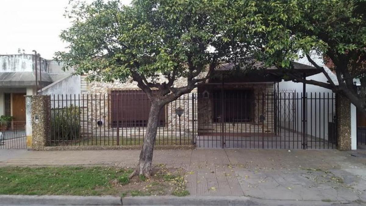 3 bedrooms House in Tres de Febrero, Argentina No. 234