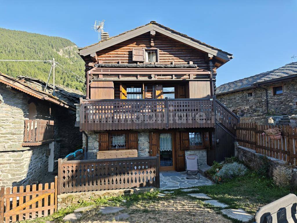 2 bedrooms Apartment in Antey Saint Andre, Italy No. 348038