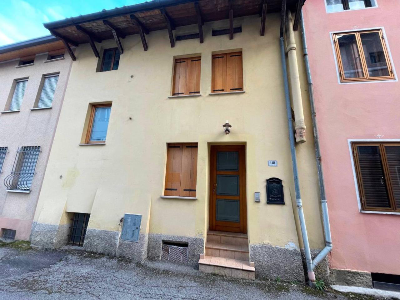 4 rooms House in Recoaro Terme, Italy No. 40175