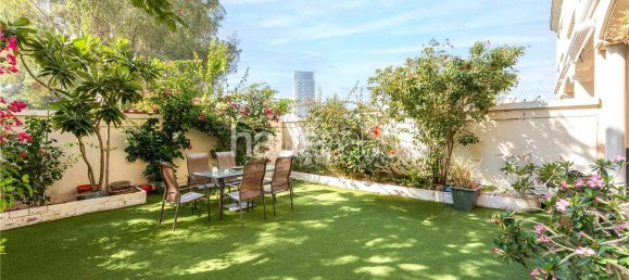 Adosado de 3 dormitorios en Jumeirah Village Triangle, UAE No. 98781 4