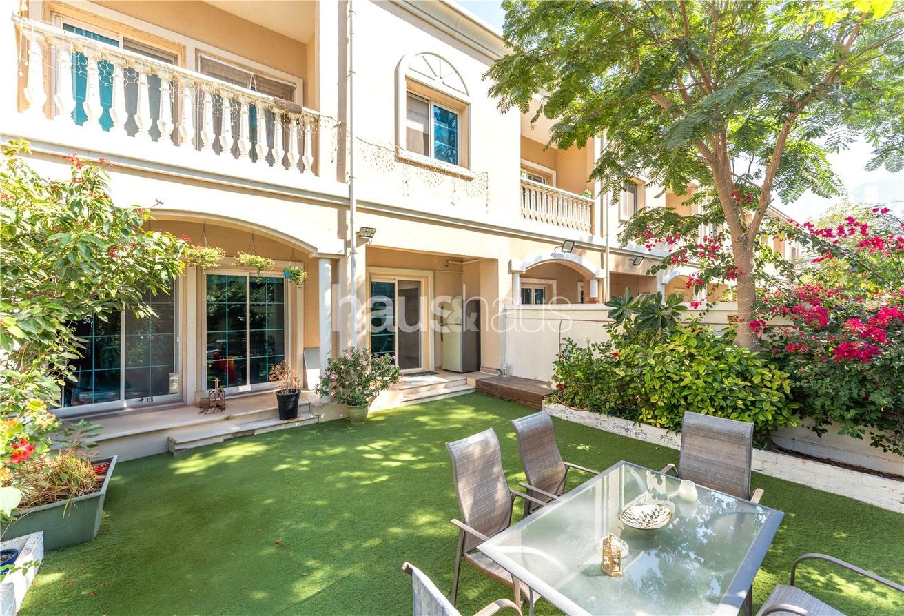 Adosado de 3 dormitorios en Jumeirah Village Triangle, UAE No. 98781