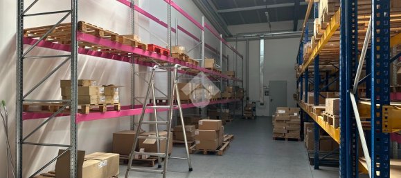 Склад с 1 комнатой в Тренто, Италия № 43536 5