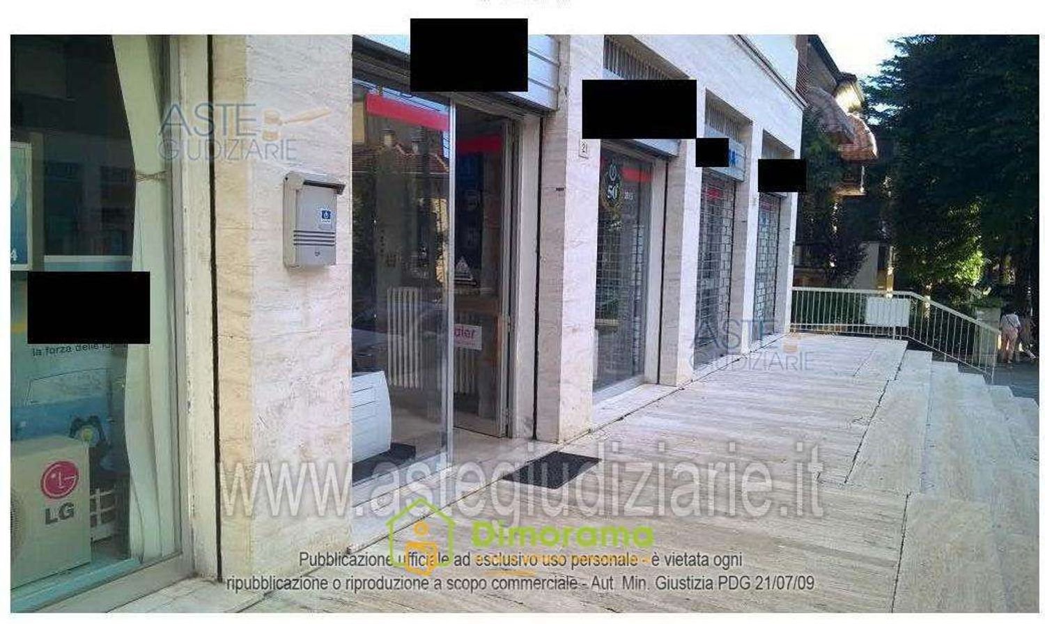 35m² Commercial property in Rimini, Italy No. 11431