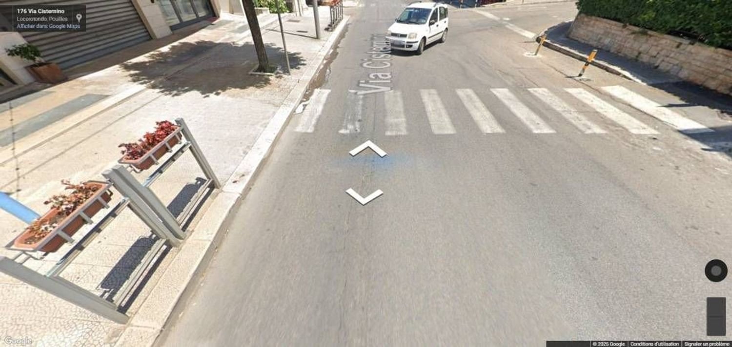  عقار تجاري في Locorotondo, Italy 72متر مربع رقم 377200