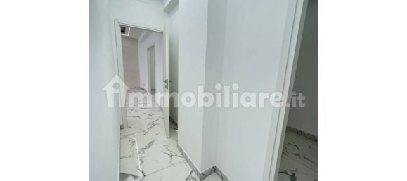 Apartamento de 3 dormitorios en Rome, Italy No. 16874 24
