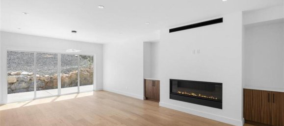 3 bedrooms House in British Columbia, Canada No. 1141 9