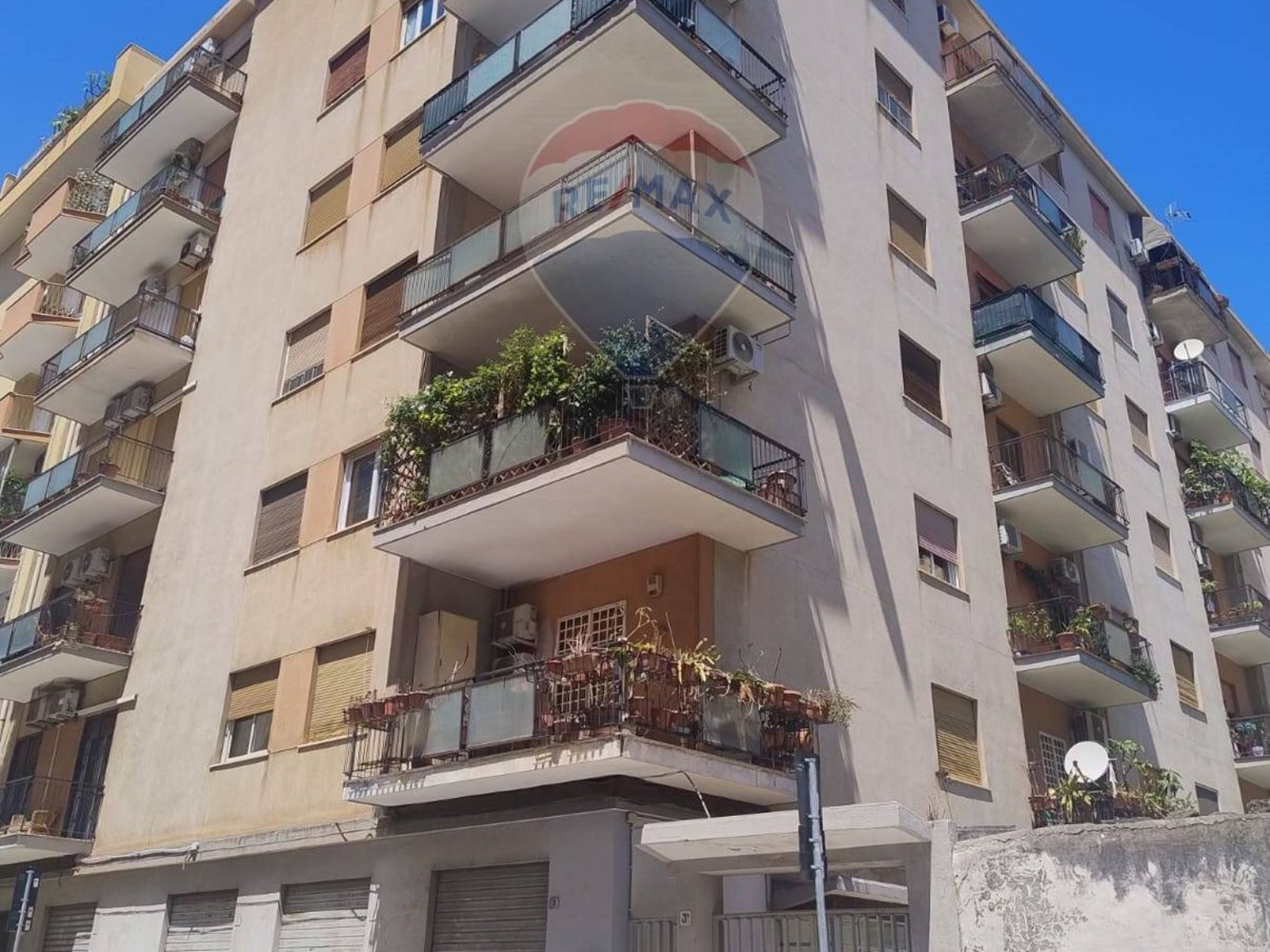 3 bedrooms Apartment in Palermo, Italy No. 346073