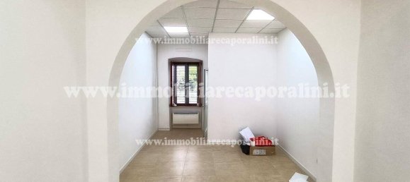 1 room Commercial property in Macerata, Italy No. 195105 5