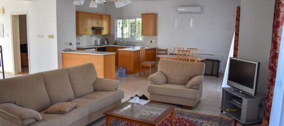 3 bedrooms Villa in Larnaca, Cyprus No. 12612 8