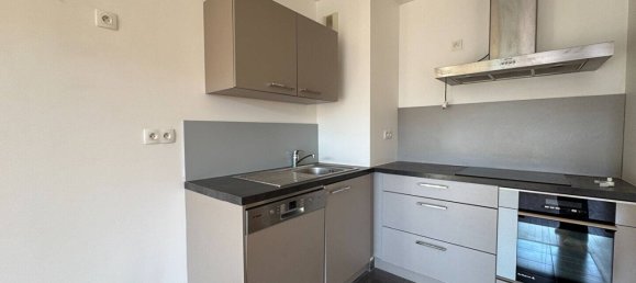 2 bedrooms Apartment in Issy-les-Moulineaux, France No. 139860 6