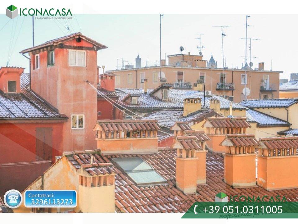 5 rooms Apartment in Bologna, Italy No. 31237