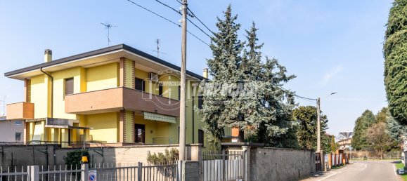 3 rooms Villa in Caronno Pertusella, Italy No. 153094 7