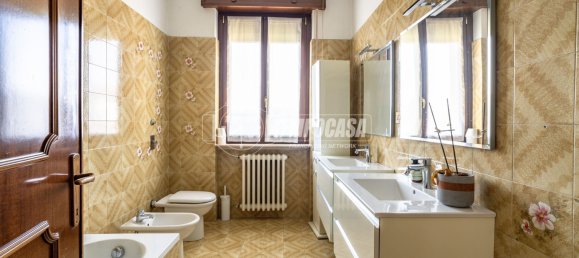 3 rooms Villa in Caronno Pertusella, Italy No. 153094 20