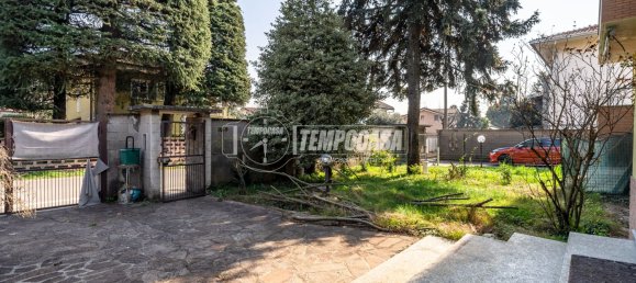 3 rooms Villa in Caronno Pertusella, Italy No. 153094 28