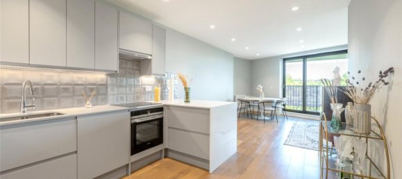 2 bedrooms Apartment in London, United Kingdom No. 3727 3