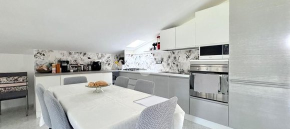 4 bedrooms Apartment in Rimini, Italy No. 358293 13