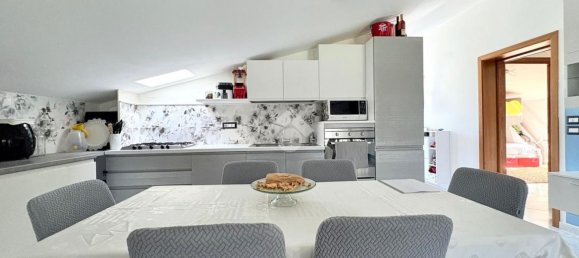 4 bedrooms Apartment in Rimini, Italy No. 358293 10