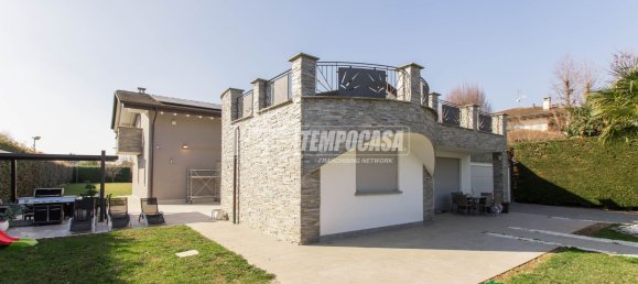 5 rooms Villa in Magnago, Italy No. 16290 10